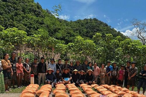 Nghĩa tình nơi biên giới