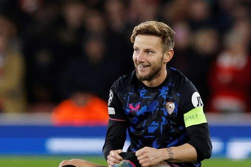 Rakitic chọc giận Juventus