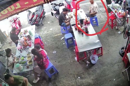 Chủ quán ở TP.HCM nhặt được vàng của khách, tìm cách để trả lại