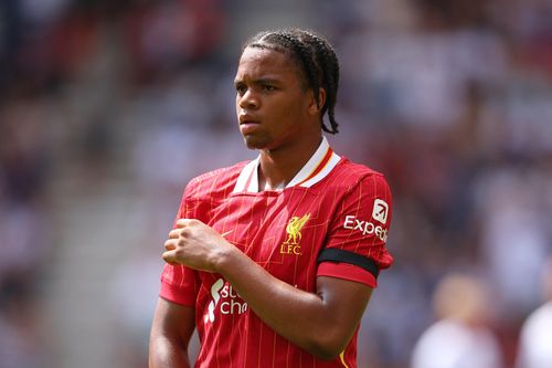 Liverpool lắc lư vì tài năng 16 tuổi