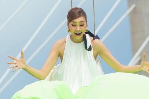 Thanh Hằng bị chê bai