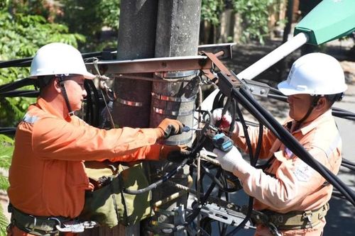 Mất điện giữa cao điểm nắng nóng, EVNHANOI nói gì?