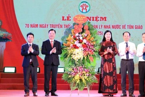 Đồng hành cùng đồng bào các tôn giáo