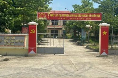 Lãnh đạo xã Chiên Đàn nói lý do cán bộ bị khởi tố nhưng vẫn được bố trí làm việc