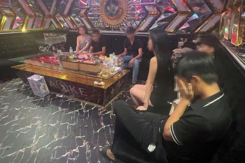 Công an Đà Nẵng phát hiện nhiều khách dương tính với ma túy tại cơ sở karaoke hoạt động quá giờ