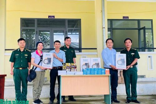 Ngày yêu thương ở biên giới Đắc Pring