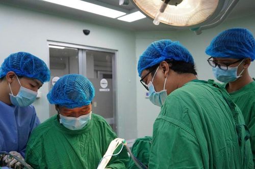 Lần đầu dùng hệ thống dao mổ siêu âm CUSA phẫu thuật cắt gan cho bệnh nhân tại ĐBSCL