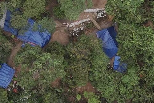 Khó dùng thuốc nổ phá hủy toàn bộ hầm khai thác vàng trái phép ở Bến Quan