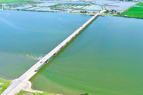 Vì sao Huế điều chỉnh thời gian sửa chữa đập ngăn mặn giữ ngọt lớn nhất Đông Nam Á?