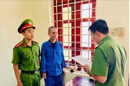 Khởi tố kẻ dọa tung ảnh, clip nhạy cảm tống tiền bạn gái cũ