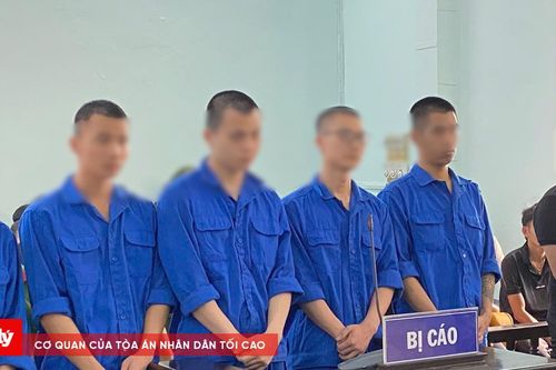 Tụ tập karaoke để 'phê thuốc', cả nhóm dắt nhau vào tù
