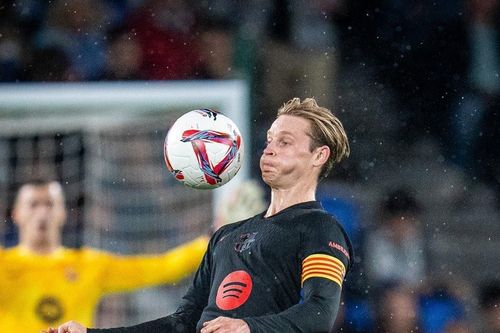 Barca ra tối hậu thư cho De Jong