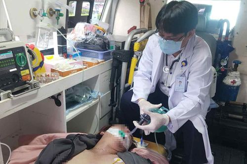 Người vợ hoảng hốt không tin chồng trẻ đột quỵ lúc sáng sớm