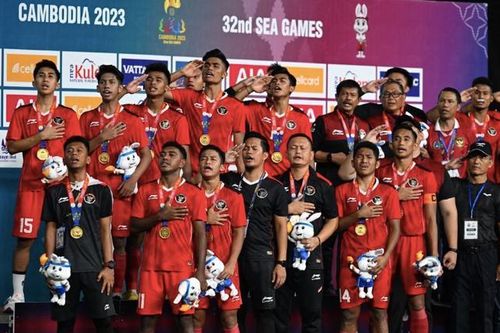 Indonesia ra 2 quyết định quan trọng, quyết giữ 'vàng' SEA Games; V-League được 'giải cứu' phút chót: Mừng hay lo?