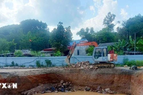 Lấp 'hố tử thần' trên Quốc lộ 3B qua Thái Nguyên