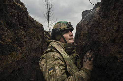 Ukraine thay đổi chiến thuật phòng thủ trên tiền tuyến thế nào?