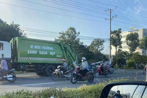 Điều tra vụ tai nạn giữa ô tô và xe rác khiến 2 người tử vong ở Vĩnh Long