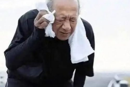 Người đàn ông đột tử dù chạy bộ mỗi ngày: Bác sĩ chỉ ra 3 sai lầm chí mạng
