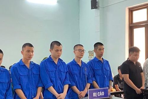 'Phê' ma túy trong quán karaoke, 7 nam thanh niên nhận cái kết
