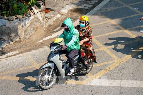 Nắng nóng cực đoan, chăm sóc sức khỏe thế nào cho đúng?