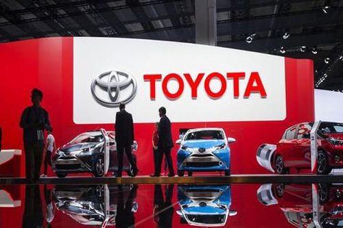 Toyota giữ vững ngôi vị số 1 thế giới