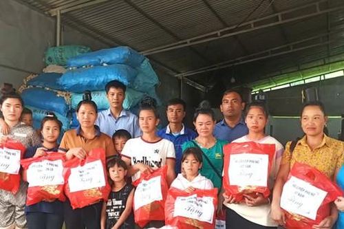 TƯ Hội LHPN Việt Nam trao 500 phần quà cho hội viên phụ nữ bị thiệt hại do bão số 3