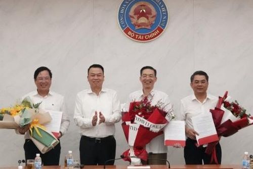 Bộ Tài chính điều động, bổ nhiệm nhân sự tại 3 đơn vị