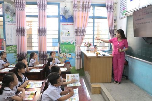 Học sinh theo cha mẹ công tác tại địa bàn mới được sắp xếp trường học theo nguyện vọng