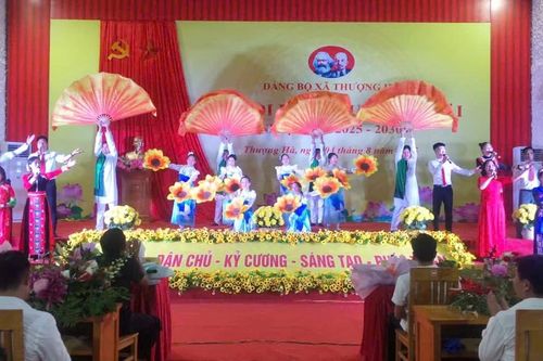 Sôi nổi các hoạt động văn nghệ, thể thao chào mừng đại hội đảng các cấp