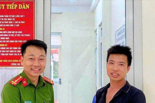 Lâm Đồng: Bí thư Chi bộ Tổ dân phố trao trả lại tài sản cho người đánh rơi