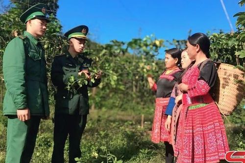 Tuyên truyền, phổ biến, giáo dục pháp luật cho nhân dân vùng biên