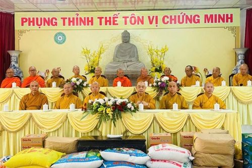 Thường trực Ban Trị sự Phật giáo TP.Cần Thơ thăm, cúng dường 4 điểm An cư kiết hạ