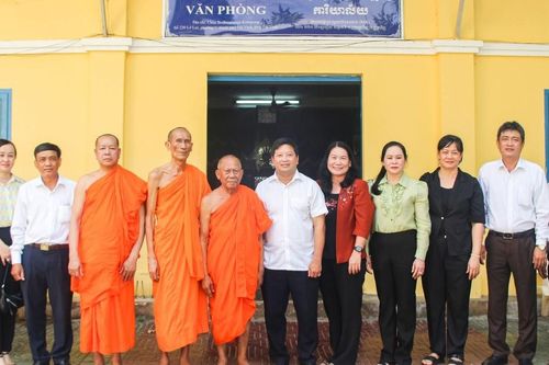 Vĩnh Long: Lãnh đạo UBND tỉnh thăm Hội Đoàn kết Sư sãi yêu nước tỉnh