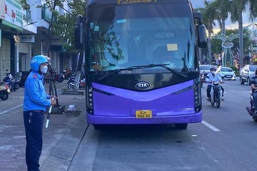 Đà Nẵng yêu cầu tăng cường xử lý 'xe dù, bến cóc'