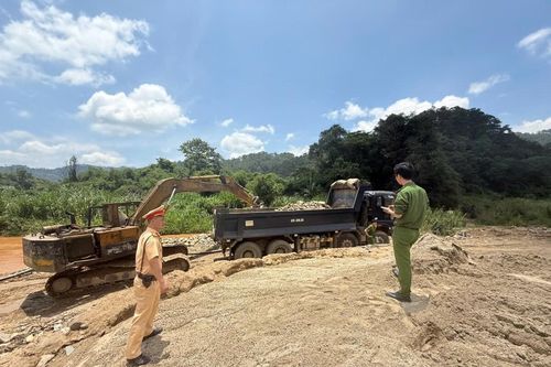 Triệt phá điểm khai thác cát sỏi lậu quy mô lớn tại vùng giáp ranh Lâm Đồng – Đắk Lắk