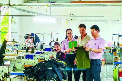Thêm vốn, thêm nghề ở vùng quê ven sông Hồng