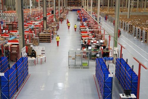Việt Nam nổi lên như 'điểm sáng', giữa thị trường kho bãi toàn cầu chững lại