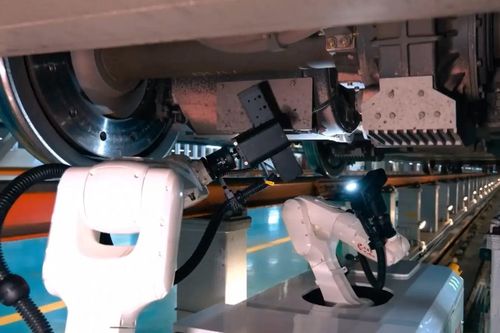 Robot bảo trì đường sắt cao tốc tại Trung Quốc