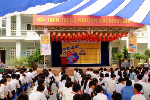 Giáo dục an toàn số: Nhà trường không thể đứng ngoài cuộc