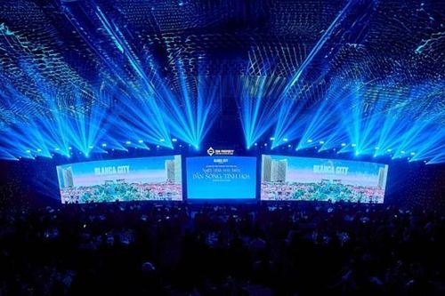 Gần 1.000 khách dự sự kiện 'Ngôi nhà ven biển - Dẫn sóng tinh hoa'