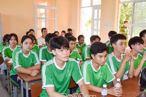 Giáo dục kỹ năng an toàn giao thông và phòng, chống đuối nước cho học sinh