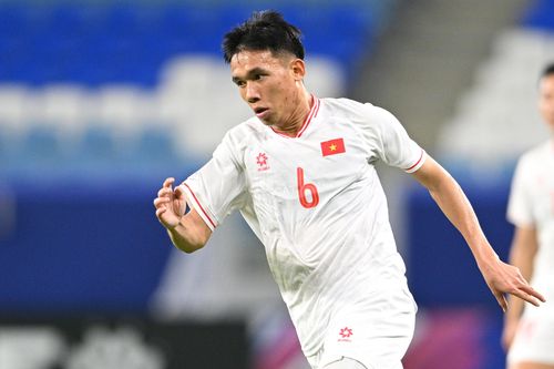Tuyển thủ Việt Nam 'quay xe', thương vụ bom tấn V.League đổ bể