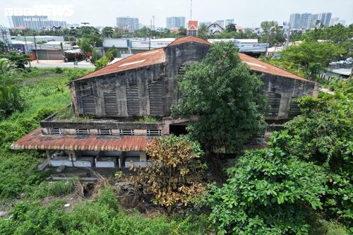 Cận cảnh hai chợ tiền tỷ bỏ không giữa lòng TP.HCM