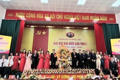 Xây dựng văn hóa và con người Phúc Lộc văn minh, tiêu biểu cho văn hóa xứ Đoài
