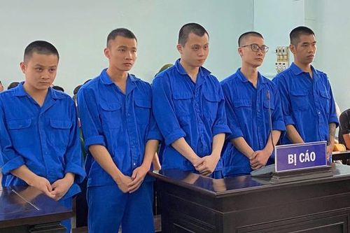 Rủ nhau vào karaoke 'mở tiệc' ma túy sau khi ăn nhậu