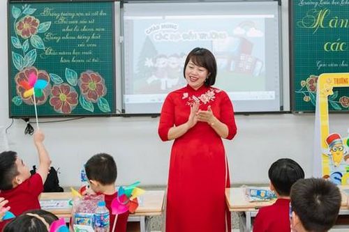 Huy động nghệ nhân, nghệ sĩ, vận động viên tham gia giáo dục trong nhà trường