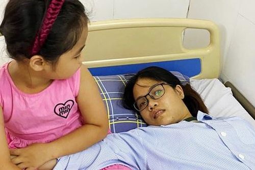 Hải Phòng: Gia đình bác sĩ mắc bệnh hiểm nghèo xin dừng tiếp nhận ủng hộ