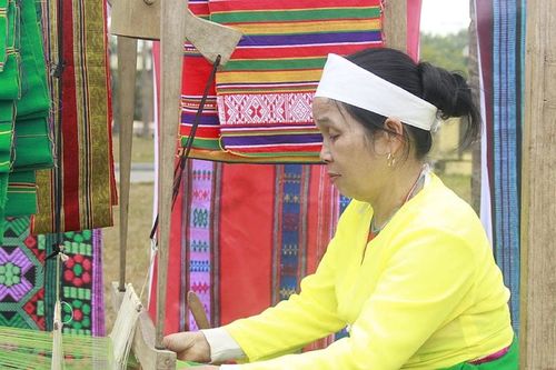 Xu hướng thời trang bền vững dần lên ngôi