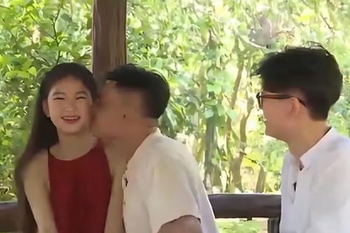 Các gia đình TikToker 'làm hoen ố' bức tranh MXH