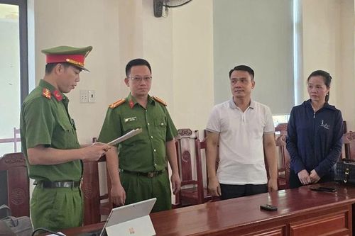 Thanh Hóa: Khởi tố 2 bị can giả mạo trong công tác